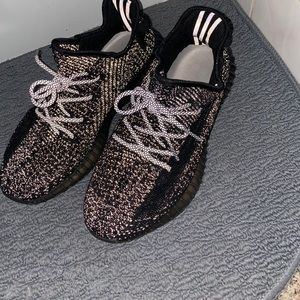 yeezy 350 black gypsophila clean up size 9.5